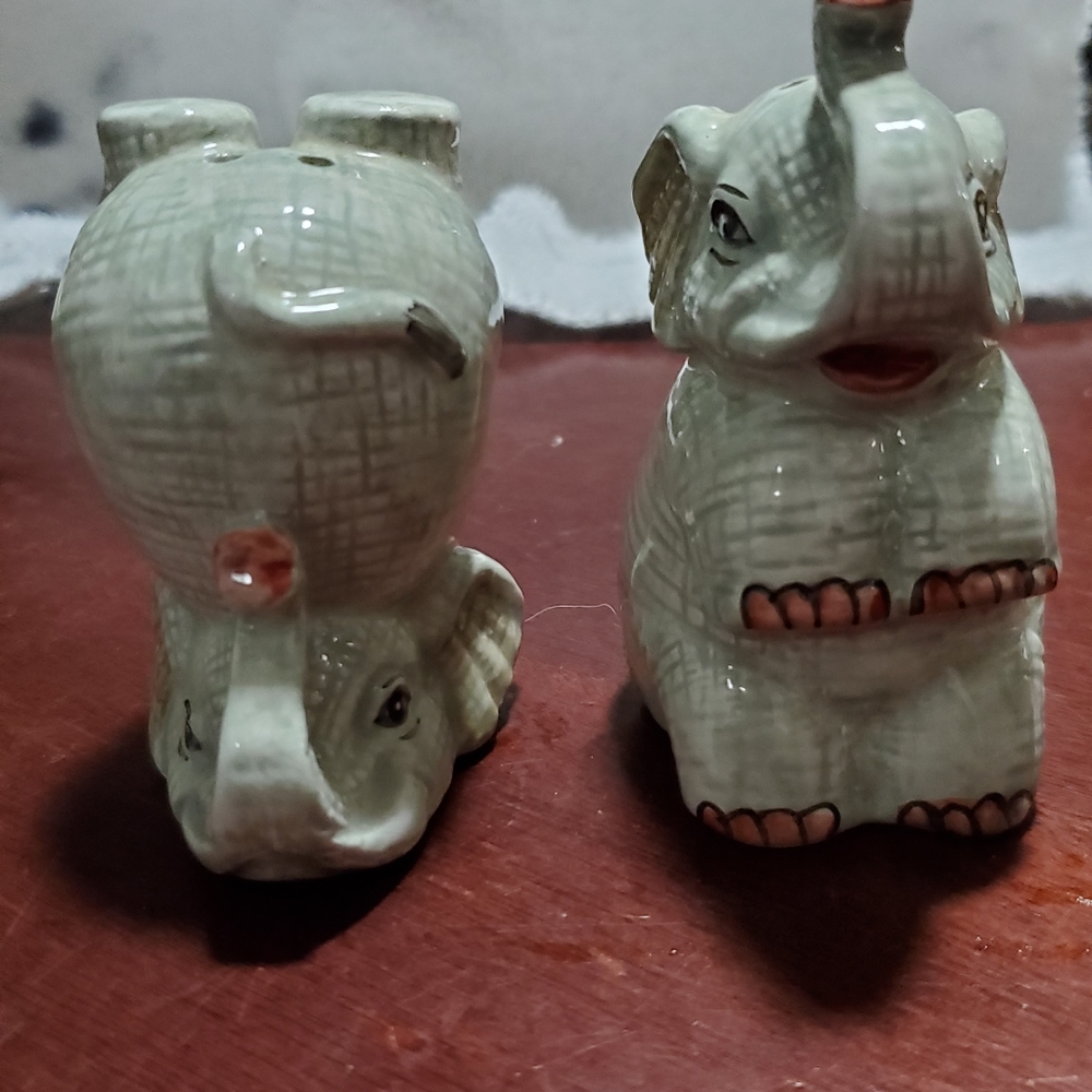 Vintage Elephant Salt & Pepper Shakers